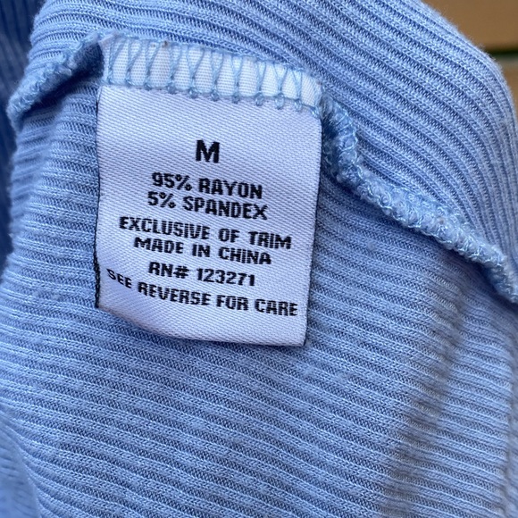 Forever 21 Long Sleeve Crop Top - Picture 4 of 5